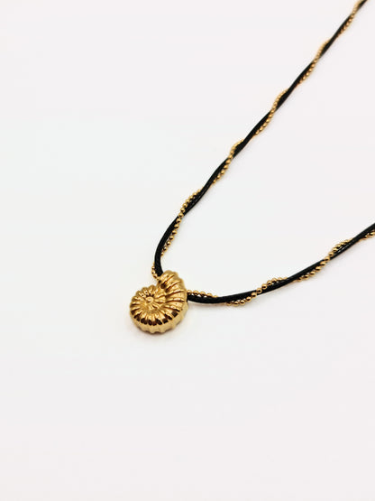 gold-seashell-rope-pendant-necklace-summer-jewellery-stainless-steel-tarnish-free-jewellery-waterproof-ember-and-stone-1
