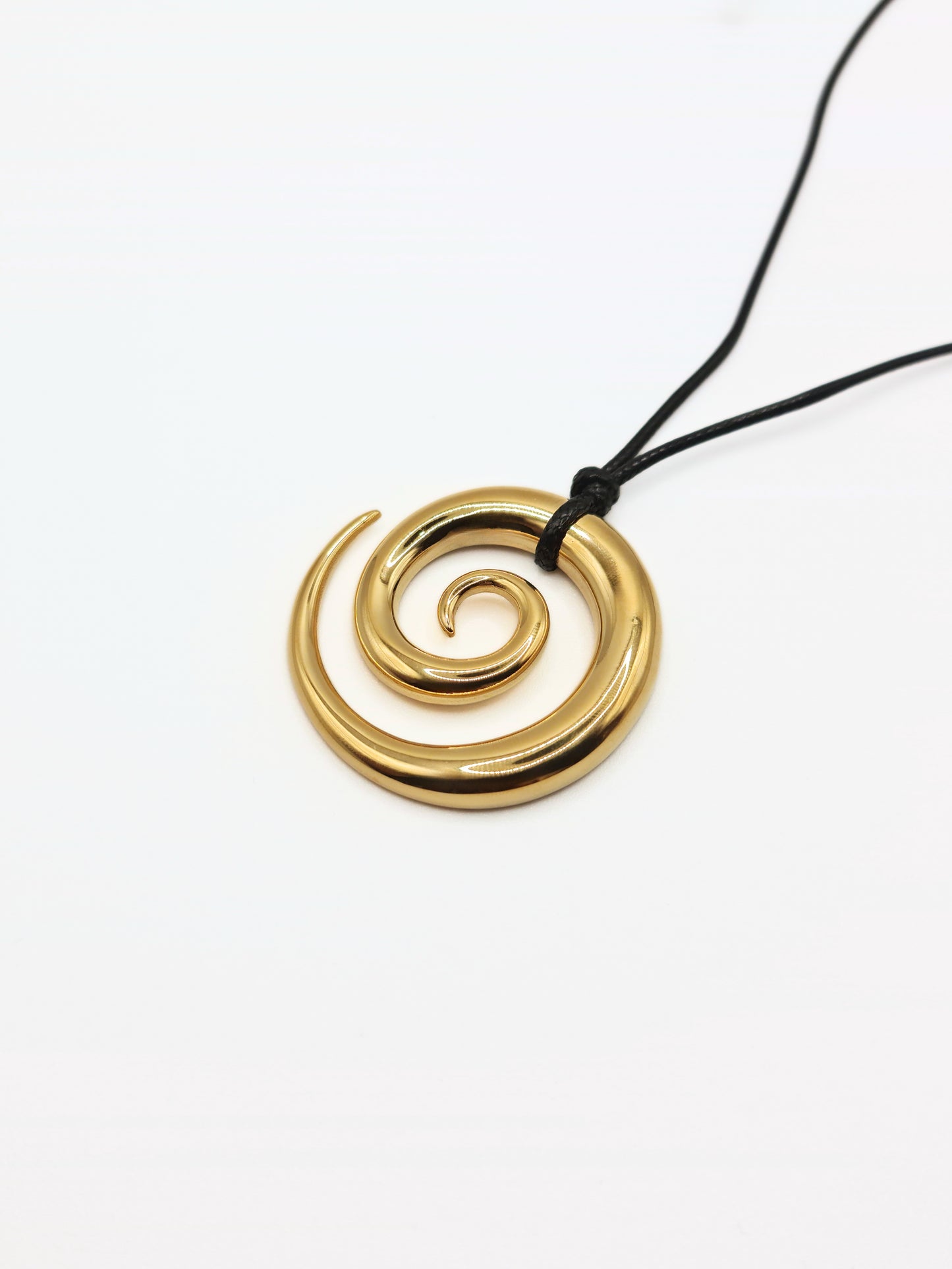 gold-spiral-rope-pendant-necklace-summer-stainless-steel-tarnish-free-jewellery-waterproof-ember-and-stone-2