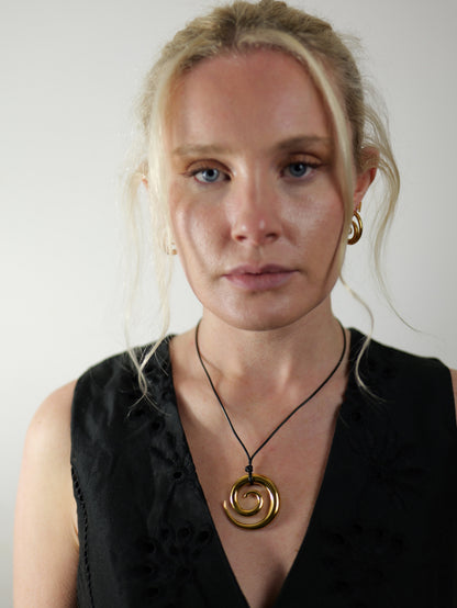 gold-spiral-rope-pendant-necklace-summer-stainless-steel-tarnish-free-jewellery-waterproof-ember-and-stone-2
