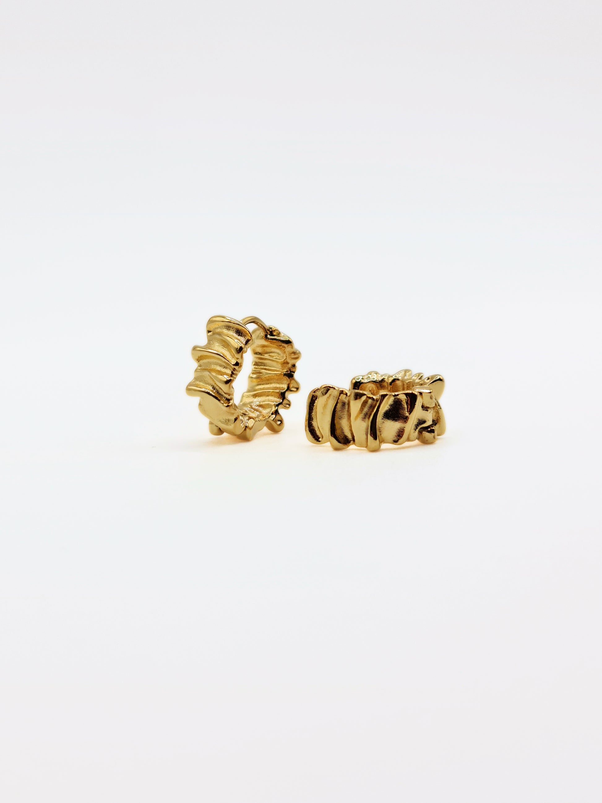 gold-textured-crimped-hoop-earrings-stainless-steel-tarnish-free-jewellery-waterproof-1