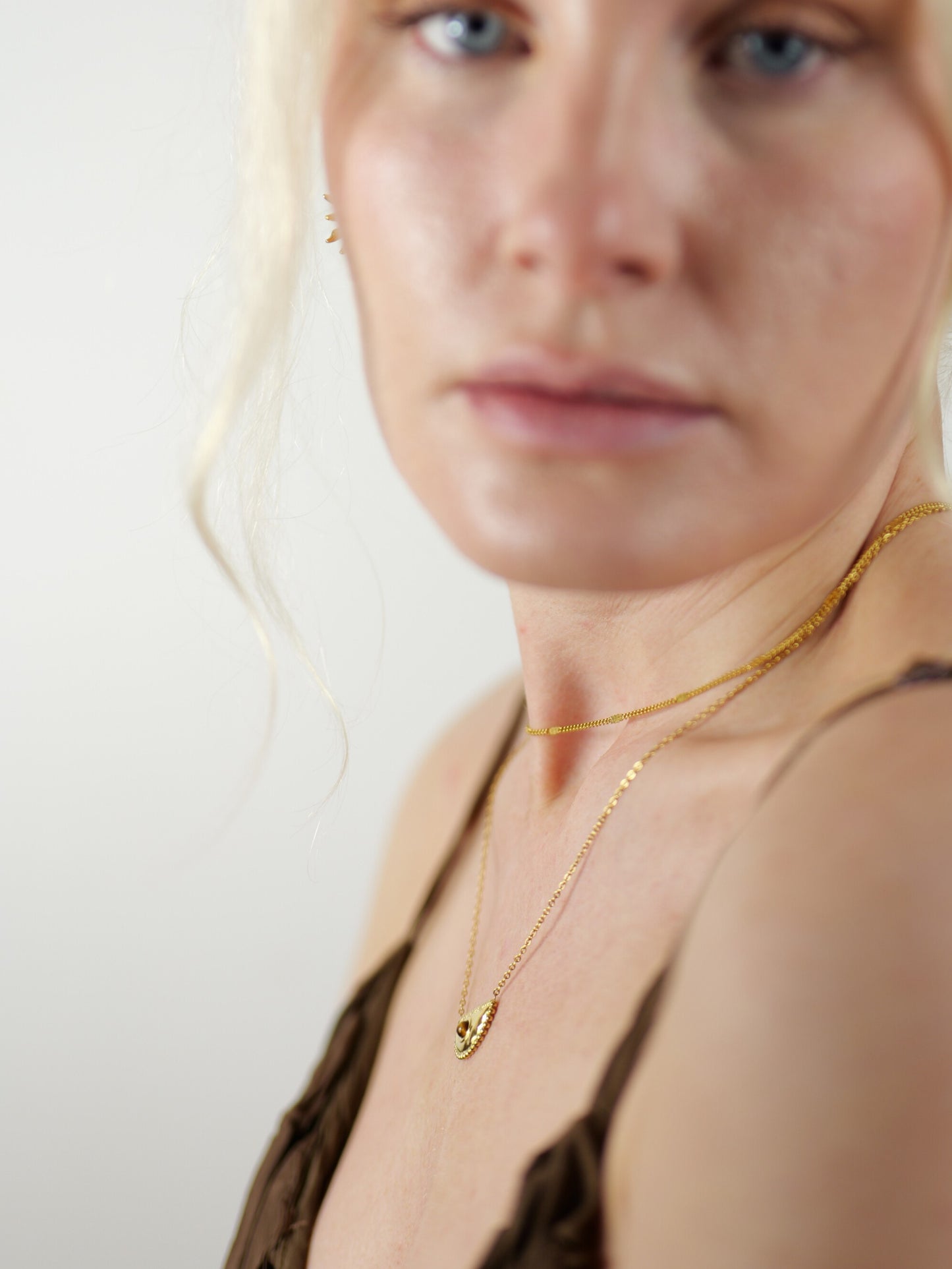 gold-tigers-eye-natural-stone-semi-precious-pendant-necklace-stainless-steel-tarnish-free-jewellery-waterproof-ember-and-stone-1