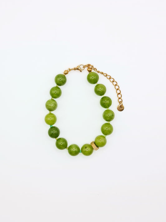 green-agate-gemstone-natural-stone-semi-precious-beaded-bracelet-stainless-steel-tarnish-free-jewellery-waterproof-ember-and-stone-1