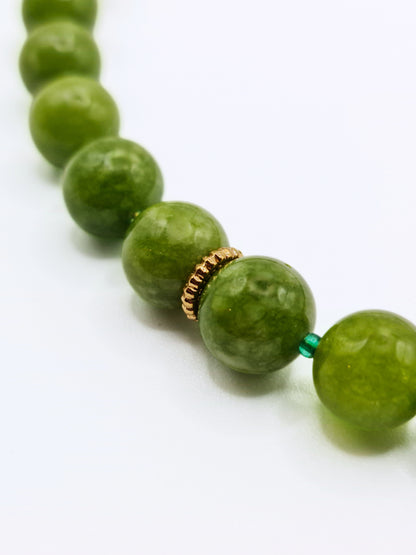 green-agate-gemstone-natural-stone-semi-precious-beaded-bracelet-stainless-steel-tarnish-free-jewellery-waterproof-ember-and-stone-1