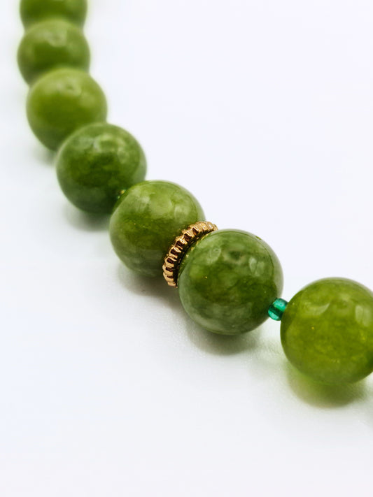 green-agate-gemstone-natural-stone-semi-precious-beaded-bracelet-stainless-steel-tarnish-free-jewellery-waterproof-ember-and-stone-1