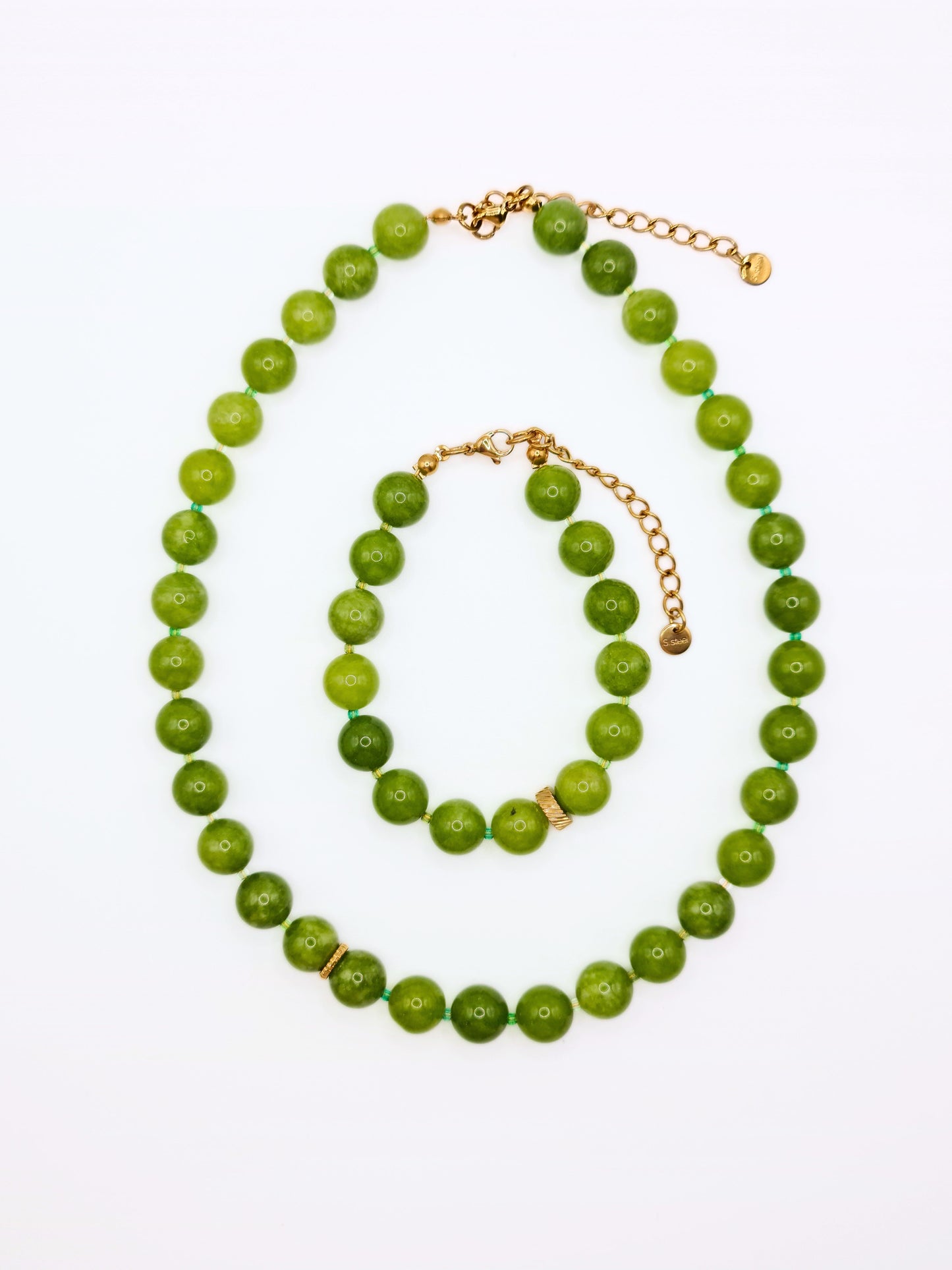green-agate-gemstone-natural-stone-semi-precious-beaded-bracelet-stainless-steel-tarnish-free-jewellery-waterproof-ember-and-stone-1