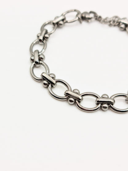 silver-chunky-tattoo-chain-necklace-bracelet-matching-set-stainless-steel-tarnish-free-jewellery-waterproof-ember-and-stone-2_ae7d9e88-1bd9-4f82-9cc0-214d606ff10a