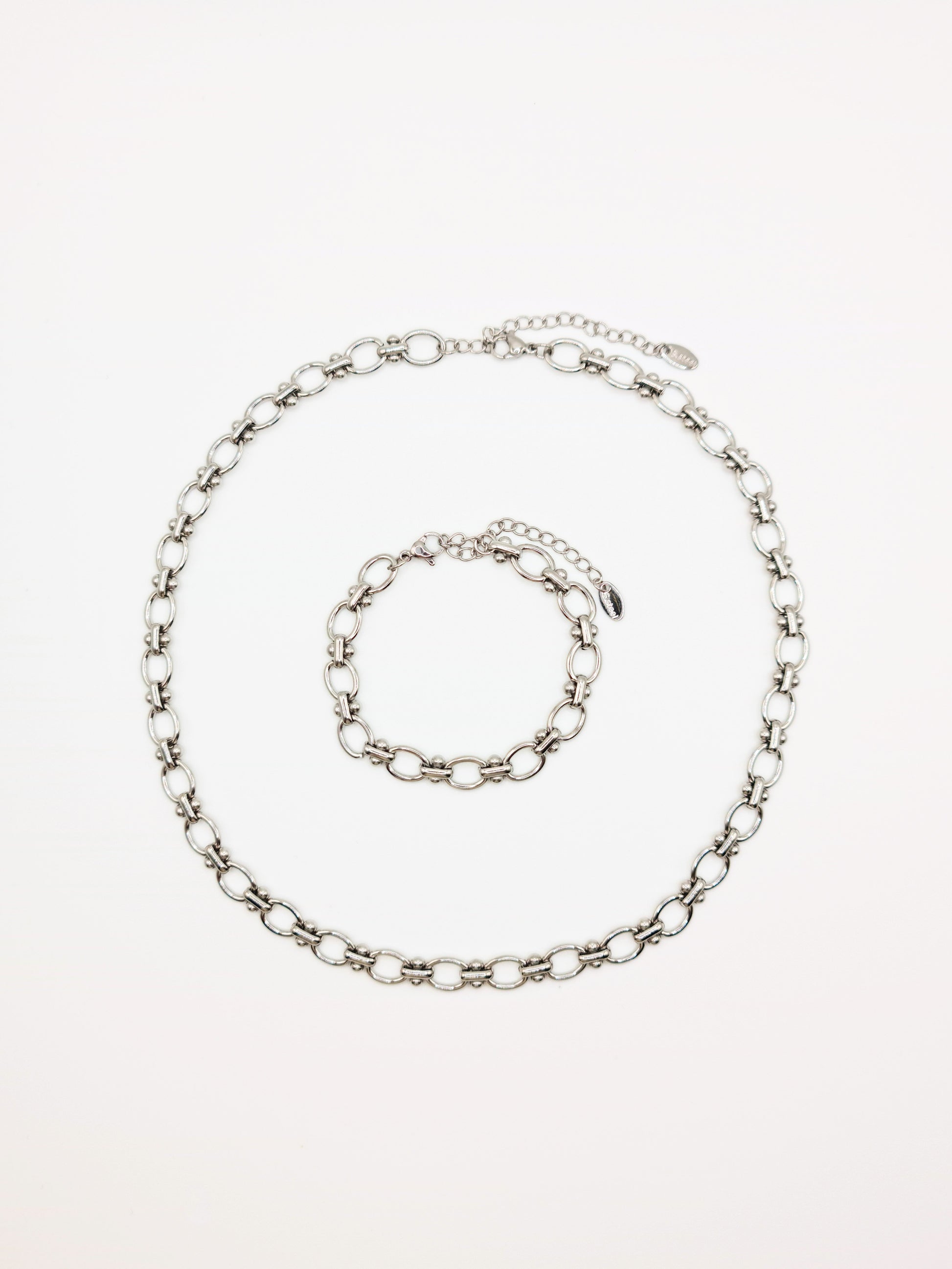 silver-chunky-tattoo-chain-necklace-bracelet-matching-set-stainless-steel-tarnish-free-jewellery-waterproof-ember-and-stone-2_ae7d9e88-1bd9-4f82-9cc0-214d606ff10a