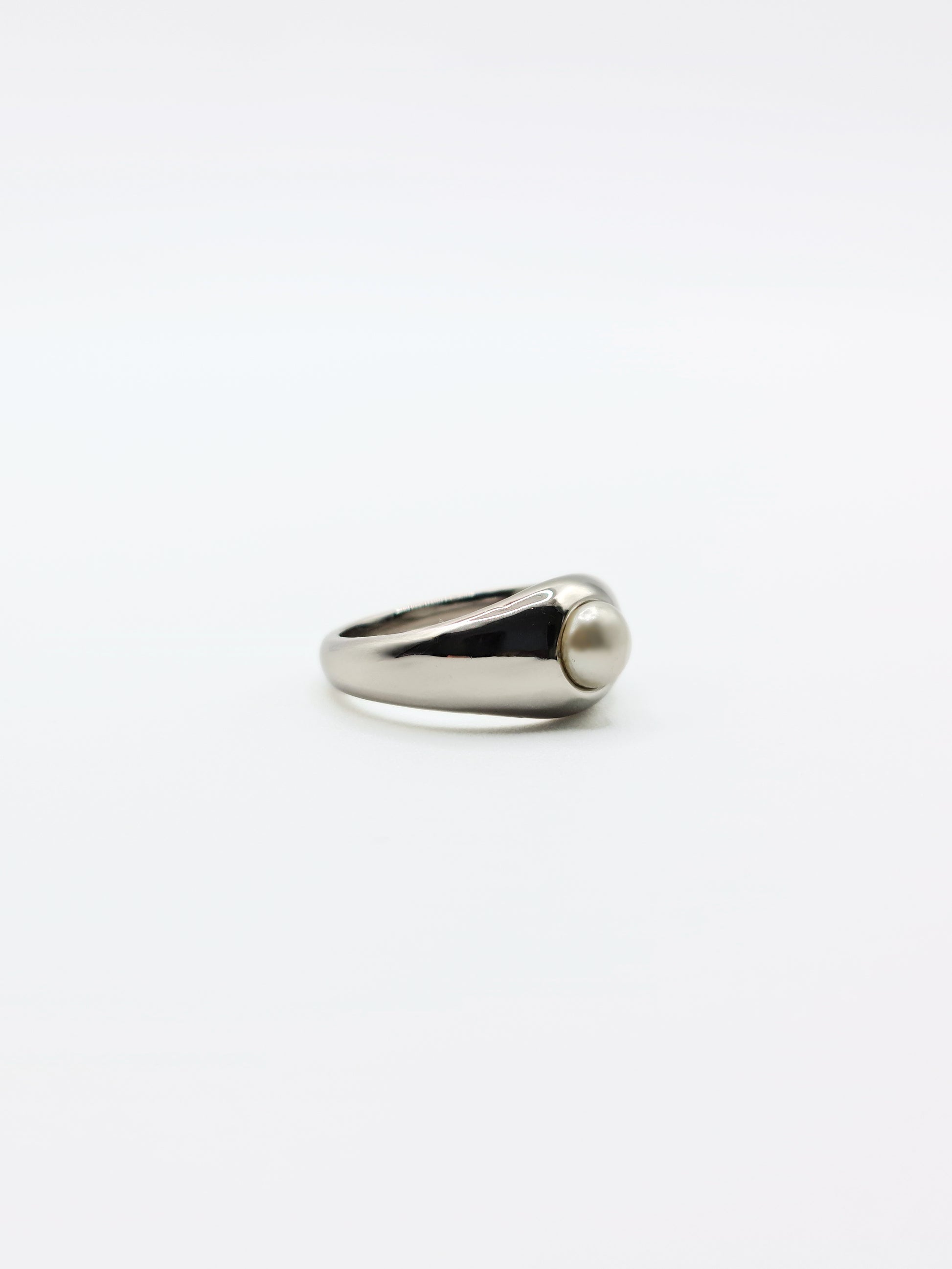 silver-organic-natural-freshwater-real-pearl-ring-stainless-steel-tarnish-free-jewellery-waterproof-ember-and-stone-2