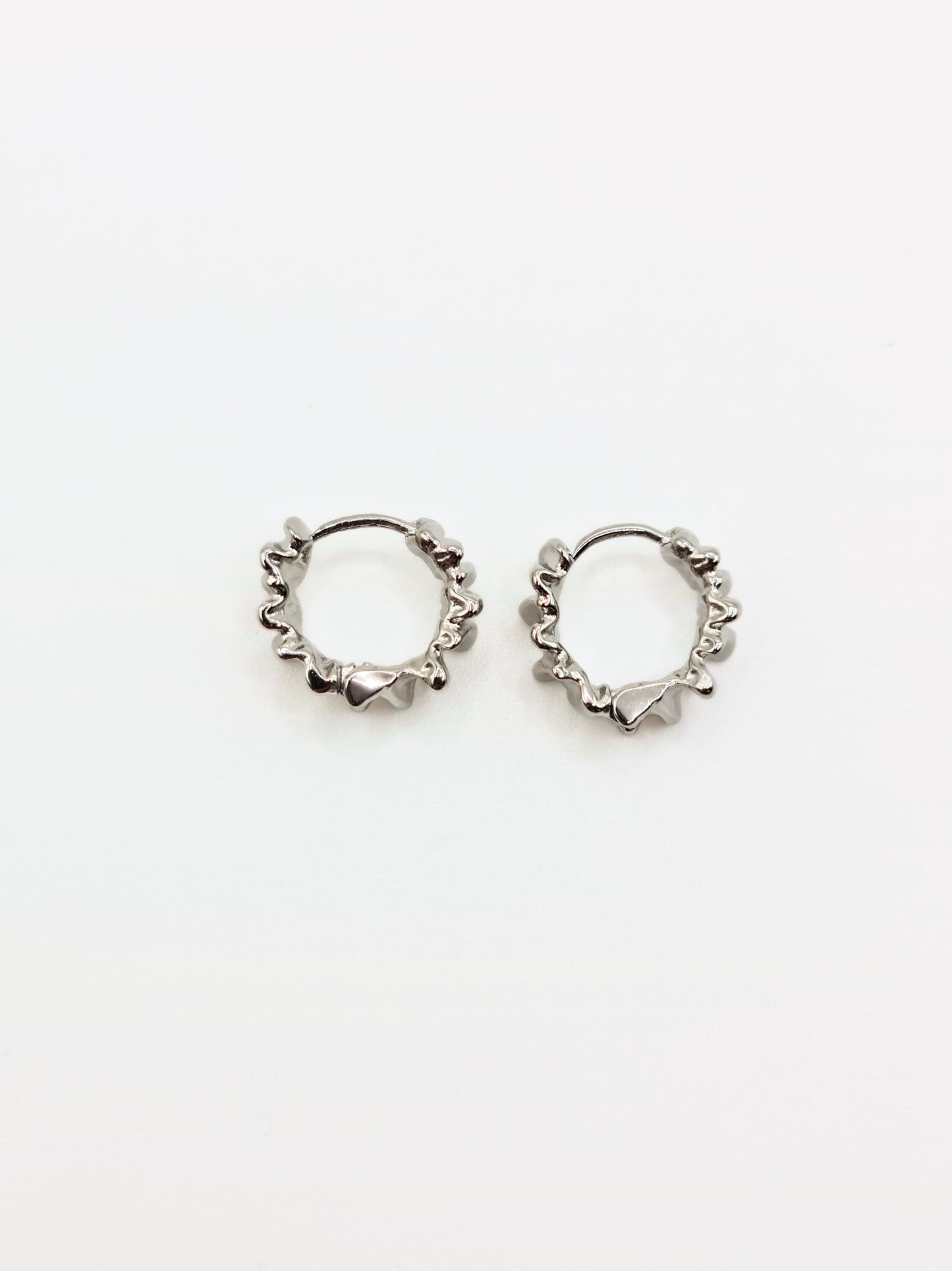 silver-textured-crimped-hoop-earrings-stainless-steel-tarnish-free-jewellery-waterproof-1