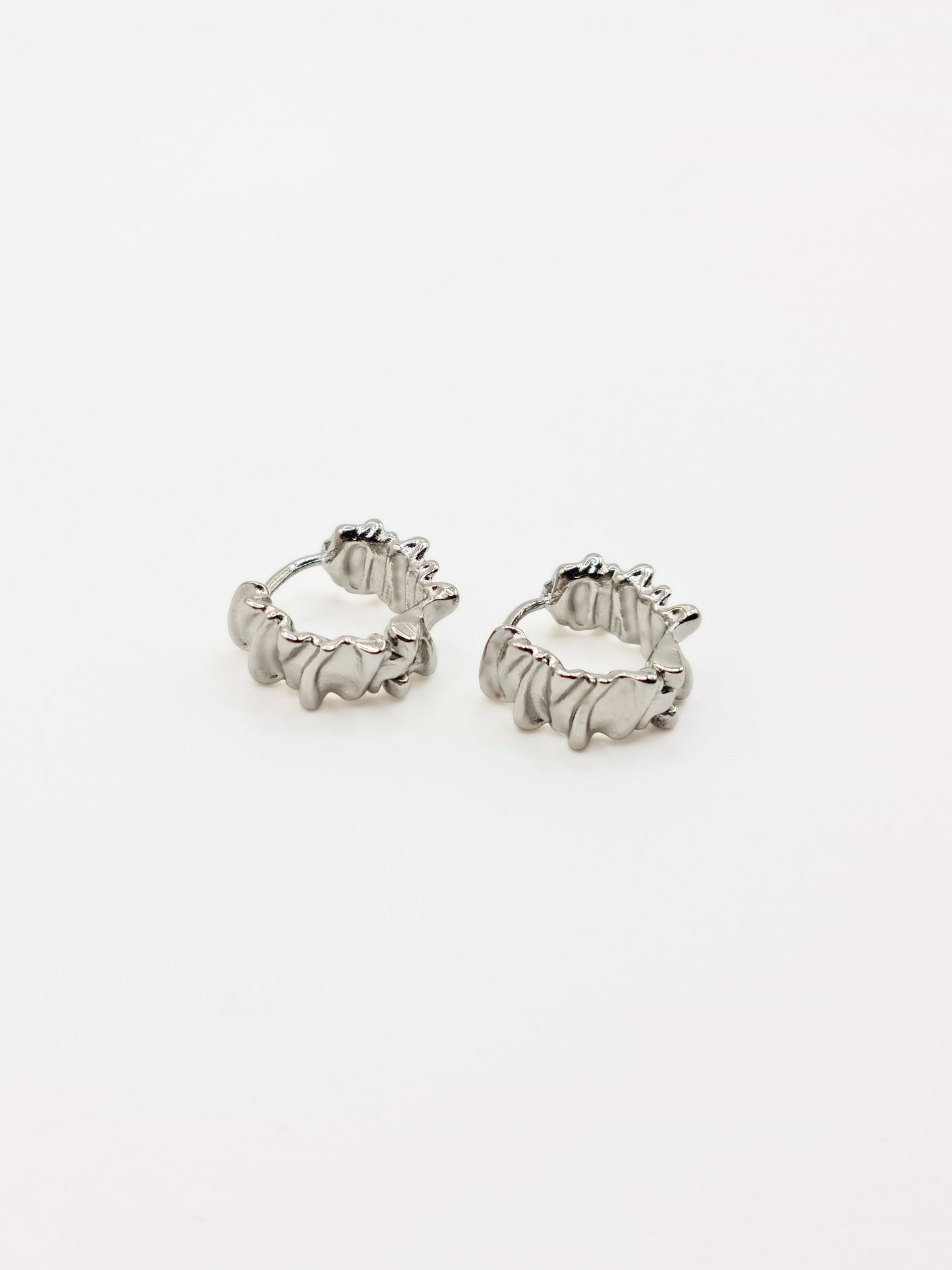 silver-textured-crimped-hoop-earrings-stainless-steel-tarnish-free-jewellery-waterproof-1